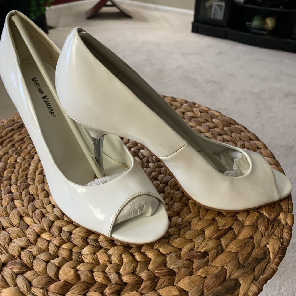 Varsavia Viamara white leather high heels. Peep toe 7.5